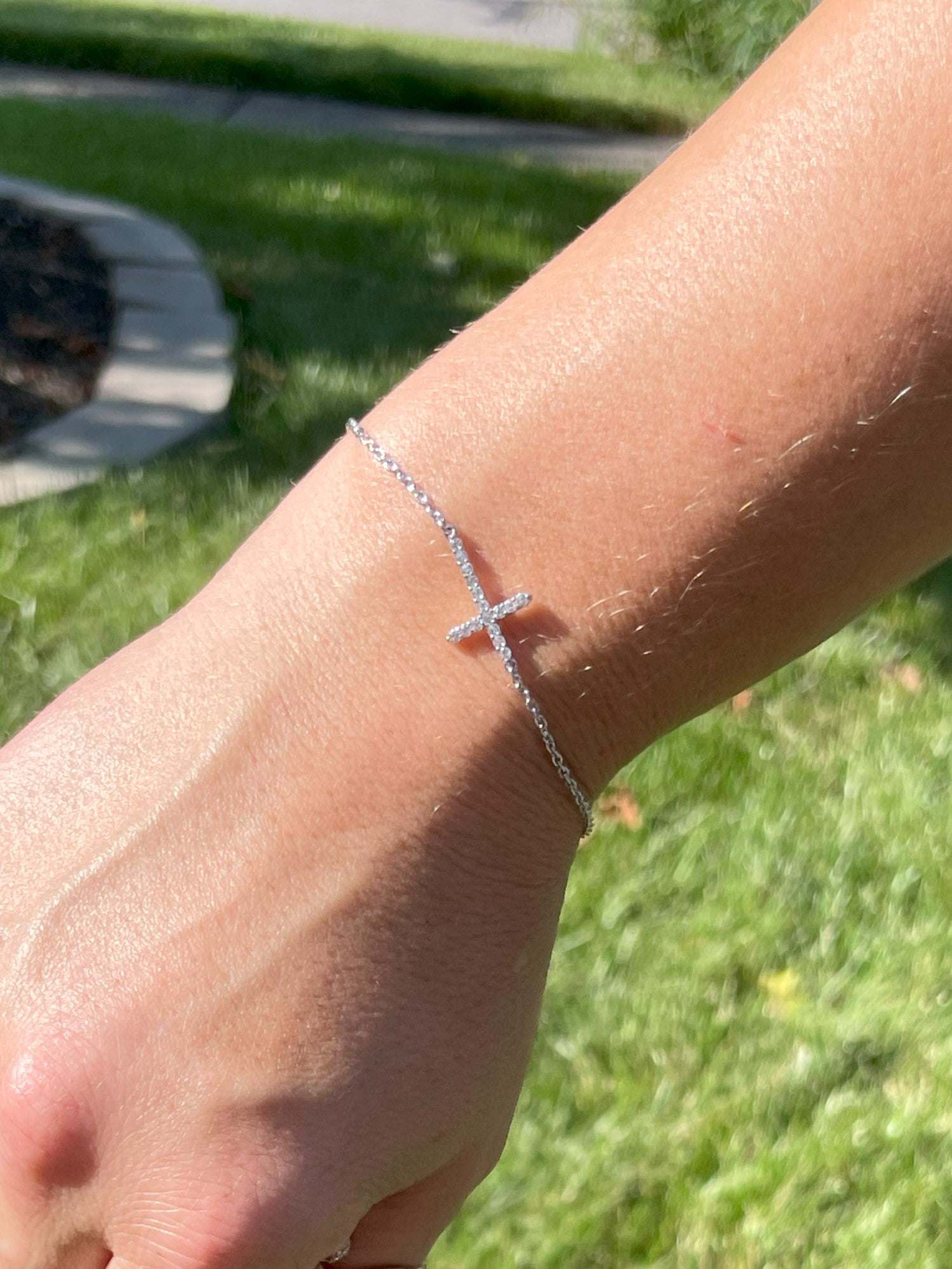 Cross Bracelet - Gravie's