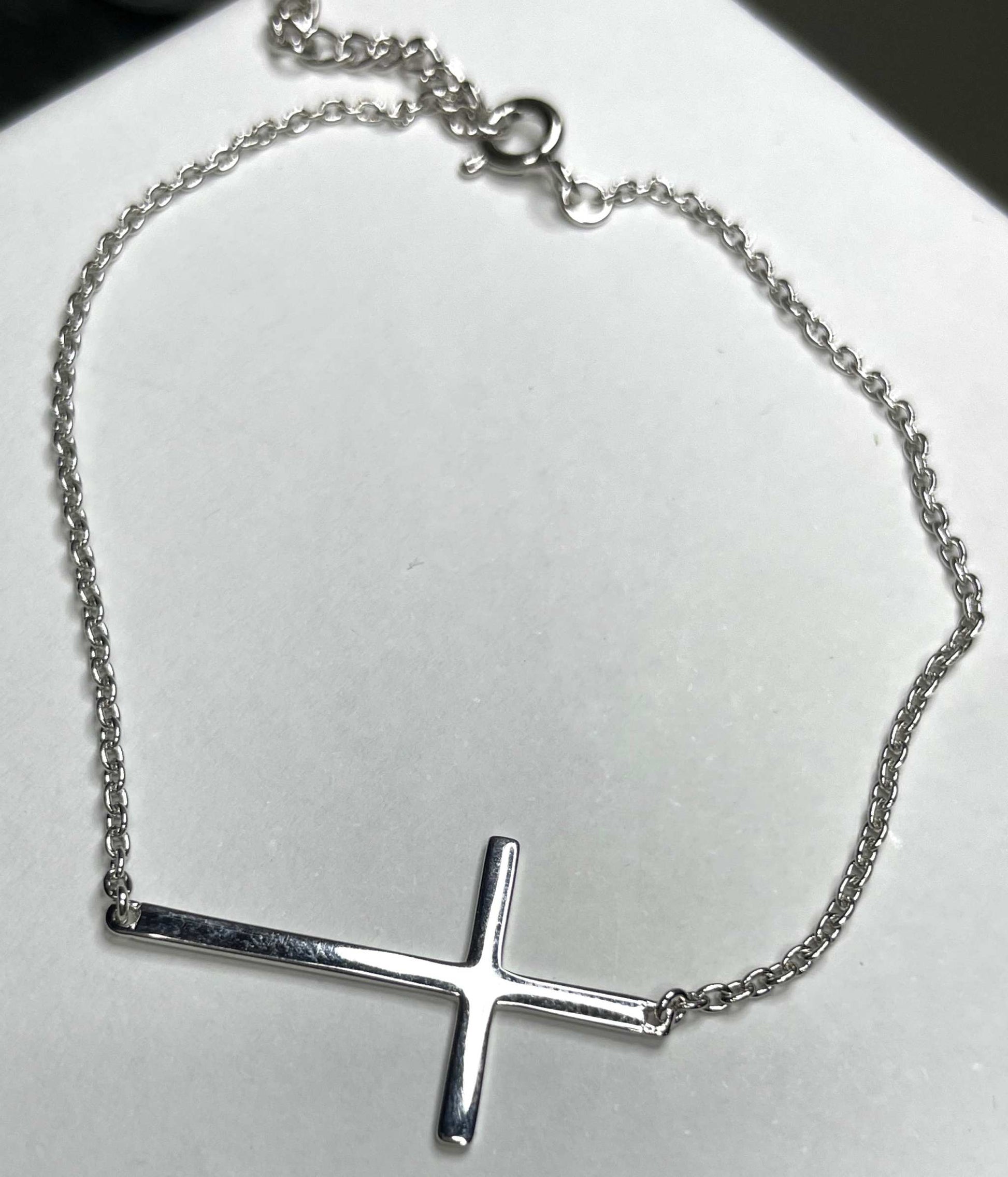 Cross Bracelet - Gravie's