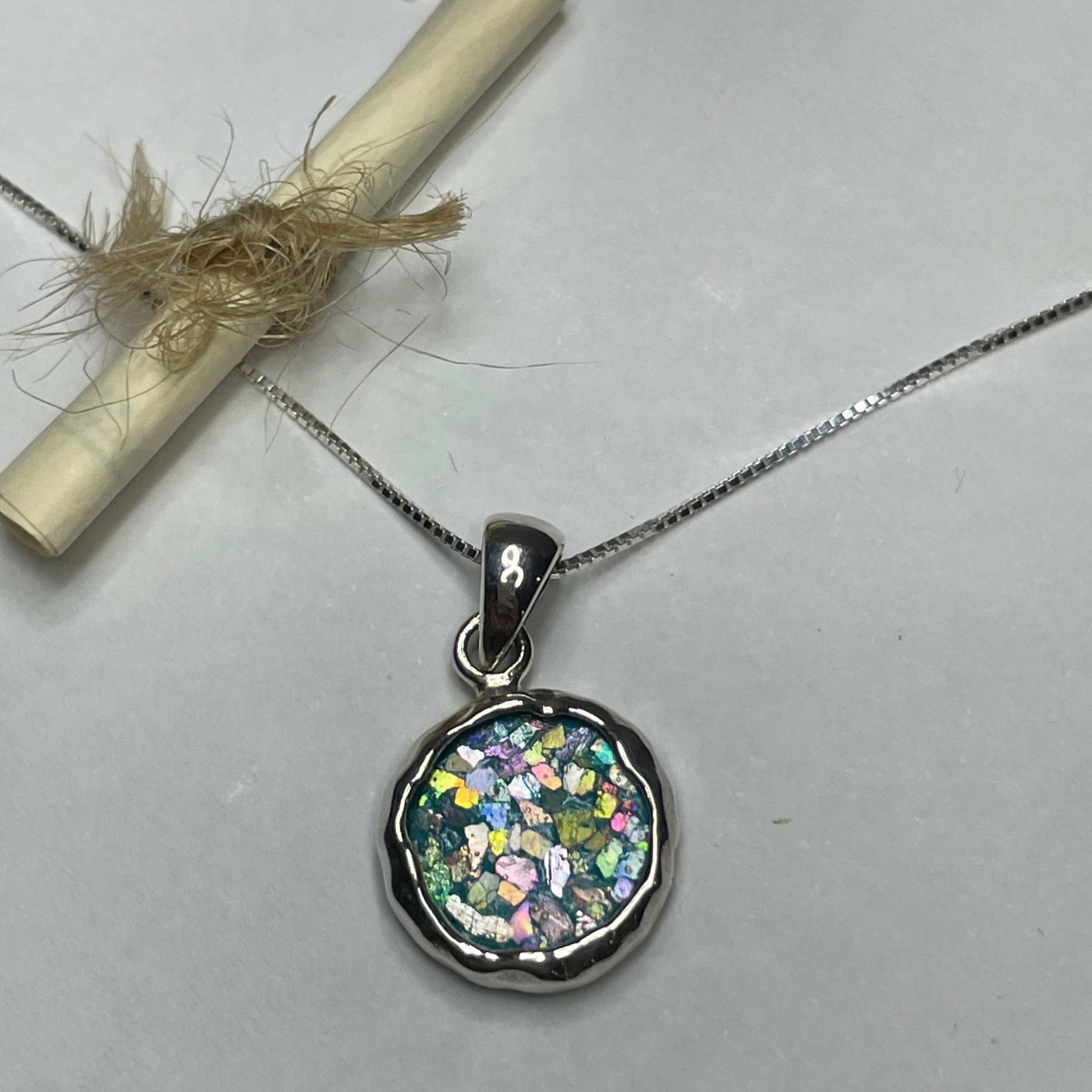 Hammered Edge Roman Glass Necklace