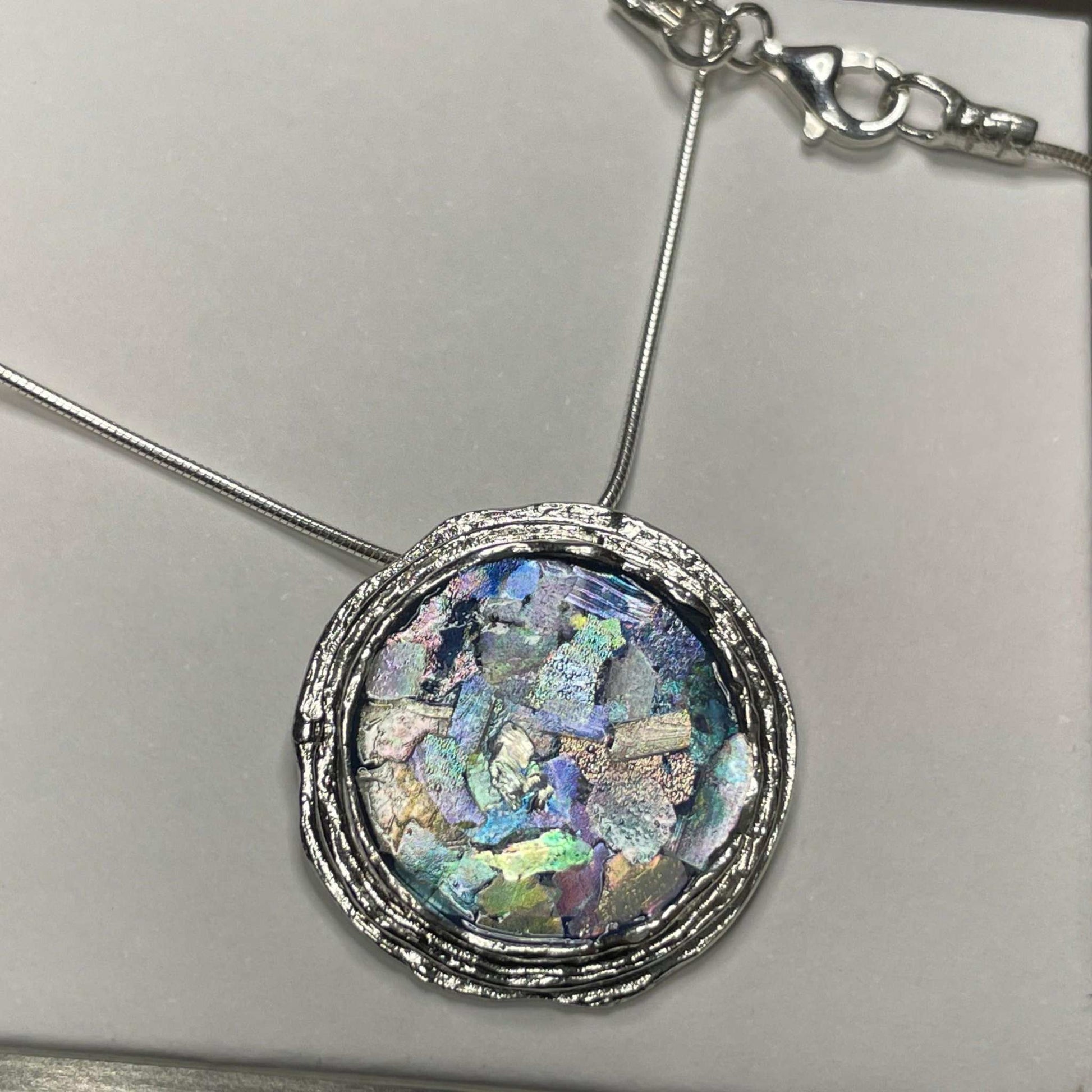 Textured Edge Roman Glass Necklace