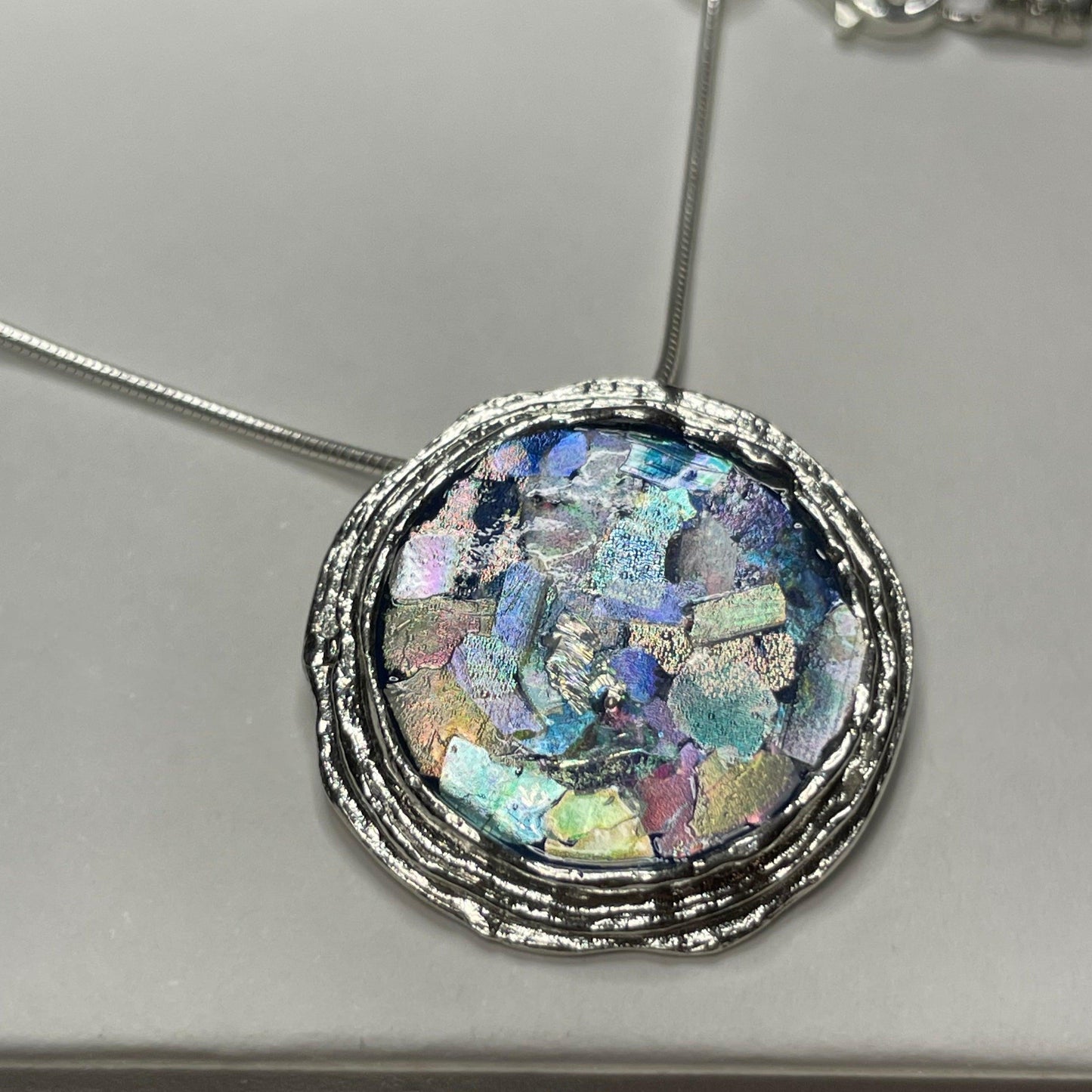 Textured Edge Roman Glass Necklace